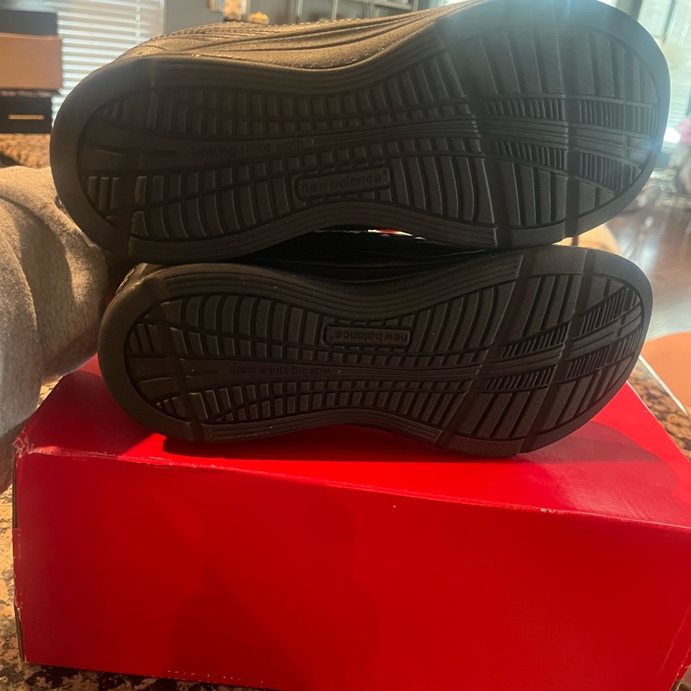 New Balance Men's Black Sneakers with Hook and Loop - Picture 7 of 12